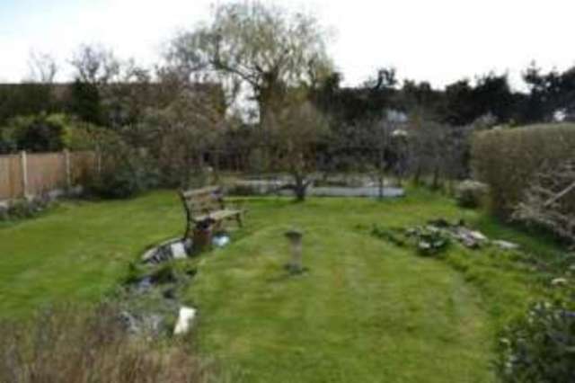  Image of 2 bedroom Bungalow for sale in St. Johns Road Clacton-on-Sea CO16 at Clacton-on-Sea Essex Little Clacton, CO16 8DE