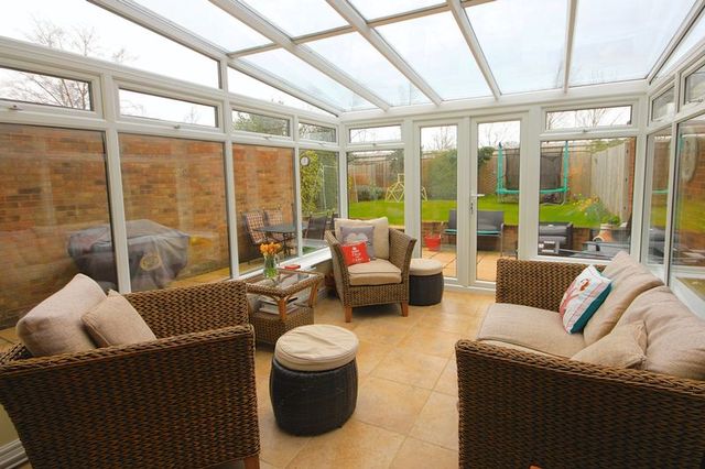  Image of 4 bedroom Detached house for sale in Claydown Way Slip End Luton LU1 at Claydown Way Slip End Luton, LU1 4DU