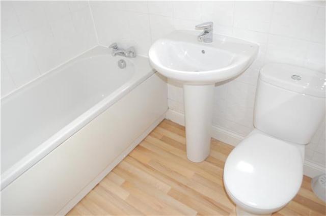  Image of 4 bedroom Terraced house to rent in Clearwell Gardens Cheltenham GL52 at Gloucestershire, GL52 5GH