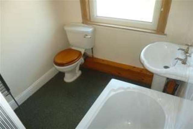  Image of 3 bedroom Terraced house to rent in Cleveleys Avenue Chorlton Cum Hardy Manchester M21 at Manchester, M21 8TS