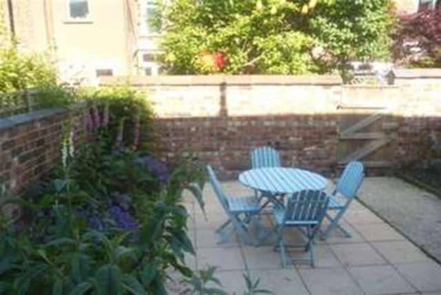  Image of 3 bedroom Terraced house to rent in Cleveleys Avenue Chorlton Cum Hardy Manchester M21 at Manchester, M21 8TS