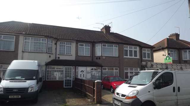 Image of 3 bedroom Semi-Detached house to rent in Clifford Road Hounslow TW4 at Cliford Road  Hounslow, TW4 7LS