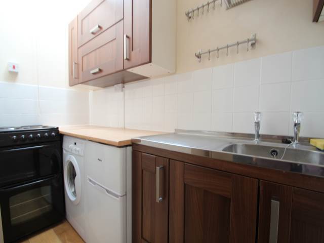  Image of 1 bedroom Flat to rent in Clifton Place Newport NP20 at Newport  Newport, NP20 4EX