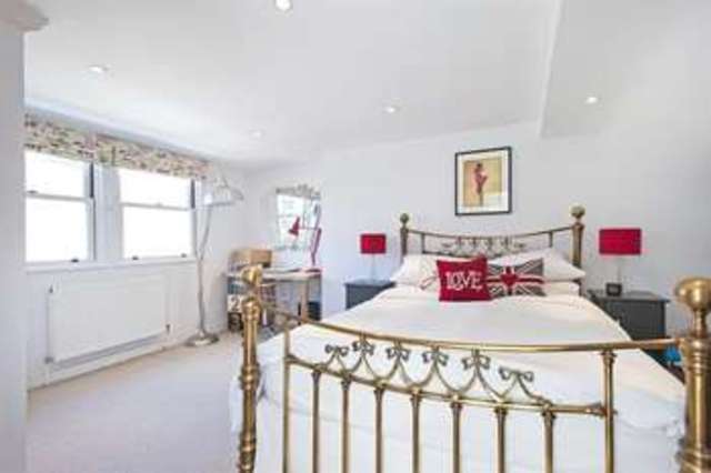  Image of 3 bedroom Terraced house for sale in Clonmel Road London SW6 at Parsons Green Fulham Fulham, SW6 5BL