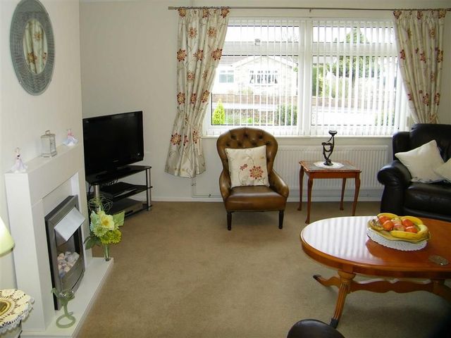  Image of 3 bedroom Property for sale in Clos Cilfwnwr Penllergaer Swansea SA4 at Clos Cilfwnwr Penllergaer Penllergaer, SA4 9BU