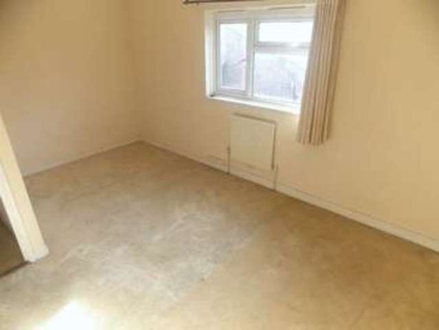  Image of 2 bedroom Terraced house to rent in Cobden Close Cowley Uxbridge UB8 at Cobden Close  Uxbridge, UB8 2YJ