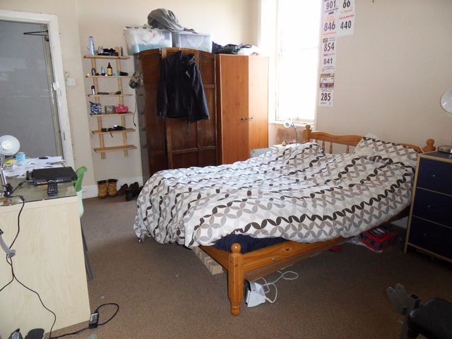  Image of 3 bedroom Apartment to rent in Collegiate Crescent Sheffield S10 at Sheffield, S10 2BJ