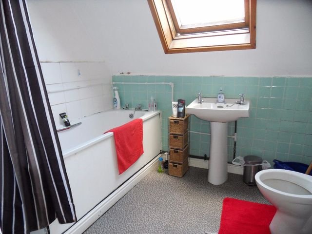  Image of 2 bedroom Apartment to rent in Collegiate Crescent Sheffield S10 at Sheffield, S10 2BJ