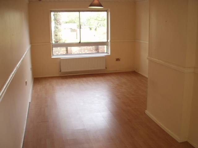  Image of 3 bedroom Terraced house to rent in Community Road Greenford UB6 at Community Road  Greenford, UB6 8XF