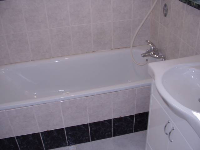  Image of 3 bedroom Terraced house to rent in Community Road Greenford UB6 at Community Road  Greenford, UB6 8XF