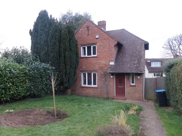  Image of 3 bedroom Semi-Detached house to rent in Coneybury Bletchingley Redhill RH1 at Coneybury Bletchingley Redhill, RH1 4PS