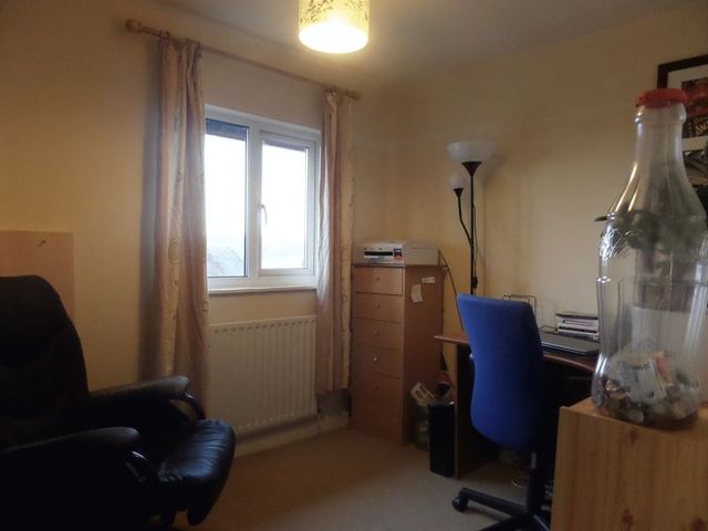  Image of 3 bedroom Semi-Detached house to rent in Coneybury Bletchingley Redhill RH1 at Coneybury Bletchingley Redhill, RH1 4PS