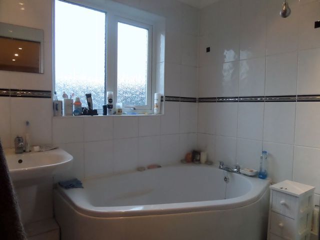  Image of 3 bedroom Semi-Detached house to rent in Coneybury Bletchingley Redhill RH1 at Coneybury Bletchingley Redhill, RH1 4PS