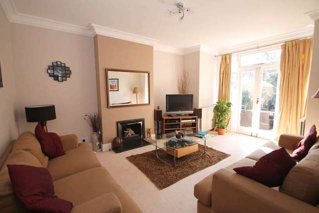  Image of 3 bedroom Semi-Detached house to rent in Coombe Gardens New Malden KT3 at Coombe Gardens  New Malden, KT3 4AB