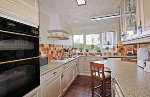  Image of 4 bedroom Detached house for sale in Vicarage Lane Copythorne Southampton SO40 at Vicarage Lane Copythorne Southampton, SO40 2PA