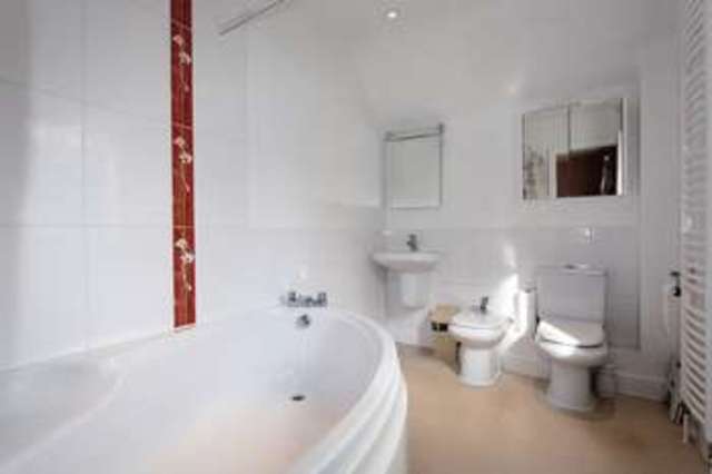  Image of 4 bedroom Detached house for sale in Vicarage Lane Copythorne Southampton SO40 at Vicarage Lane Copythorne Southampton, SO40 2PA