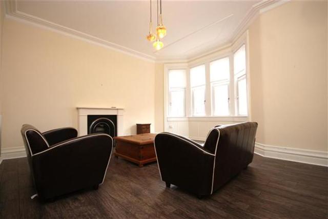  Image of 2 bedroom Flat to rent in Craigmillar Road Glasgow G42 at Battlefield Glasgow Glasgow, G42 9JZ