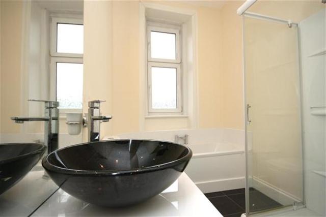  Image of 2 bedroom Flat to rent in Craigmillar Road Glasgow G42 at Battlefield Glasgow Glasgow, G42 9JZ