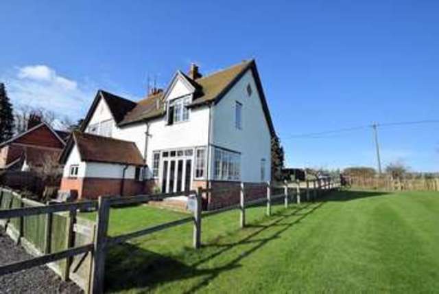  Image of 4 bedroom Semi-Detached house for sale in Moulsford Moulsford Wallingford OX10 at Moulsford Wallingford, OX10 9HR