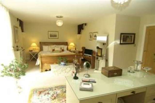  Image of 2 bedroom Flat to rent in Crescent Road Beckenham BR3 at Beckenham, BR3 6NF