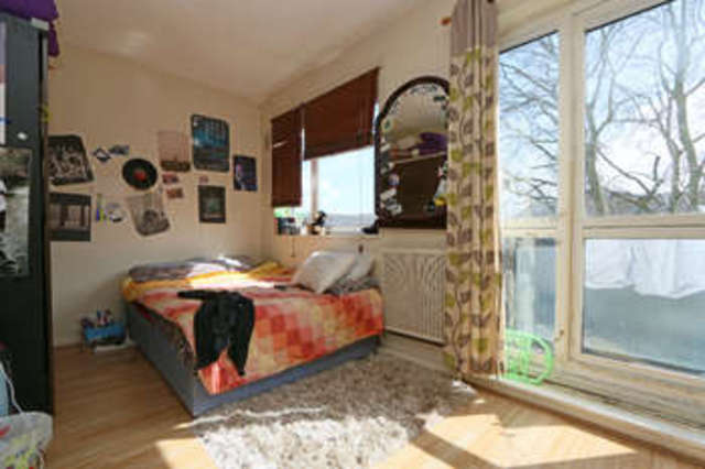  Image of 2 bedroom Flat for sale in Creswick Walk London E3 at Bow, E3 2AQ