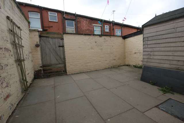  Image of 2 bedroom Terraced house to rent in Croft Street Stalybridge SK15 at Croft Street  Stalybridge, SK15 2LX