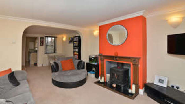  Image of 2 bedroom Terraced house for sale in Crouch Road Burnham-on-Crouch CM0 at Burnham-on-Crouch Burnham-on-Crouch, CM0 8DX