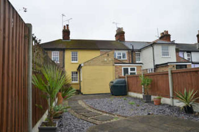 Image of 2 bedroom Terraced house for sale in Crouch Road Burnham-on-Crouch CM0 at Burnham-on-Crouch Burnham-on-Crouch, CM0 8DX