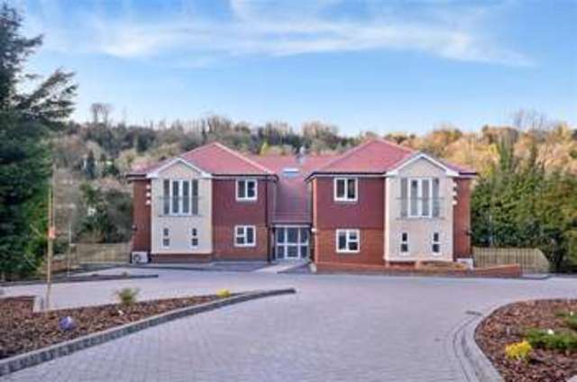  Image of 2 bedroom Flat for sale in Croydon Road Caterham CR3 at Caterham Surrey Caterham, CR3 6PG