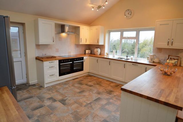  Image of 5 bedroom Detached house for sale in Crumpfields Lane Redditch B97 at Crumpfields Lane Webheath Redditch, B97 5PN
