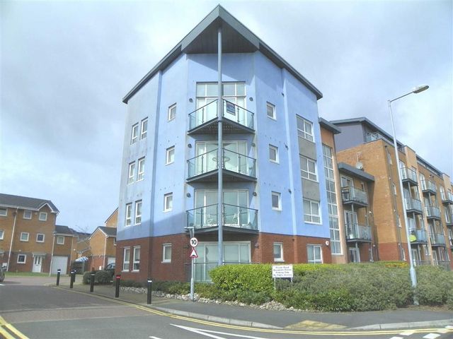  Image of 3 bedroom Flat for sale in Pentre Doc Y Gogledd Llanelli SA15 at Cwrt Westfa Llanelli Llanelli, SA15 2LX