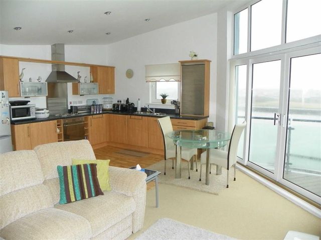  Image of 3 bedroom Flat for sale in Pentre Doc Y Gogledd Llanelli SA15 at Cwrt Westfa Llanelli Llanelli, SA15 2LX