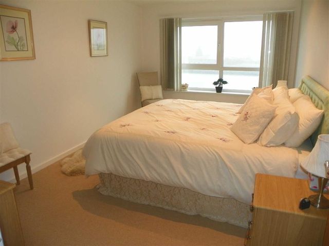  Image of 3 bedroom Flat for sale in Pentre Doc Y Gogledd Llanelli SA15 at Cwrt Westfa Llanelli Llanelli, SA15 2LX
