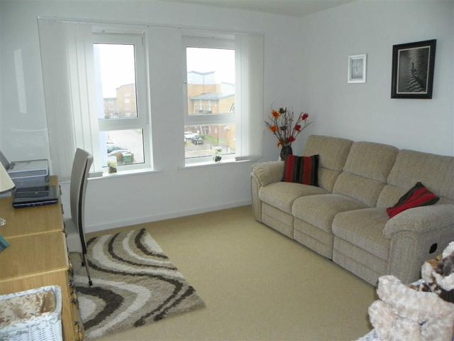  Image of 3 bedroom Flat for sale in Pentre Doc Y Gogledd Llanelli SA15 at Cwrt Westfa Llanelli Llanelli, SA15 2LX