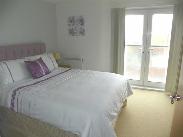  Image of 2 bedroom Flat for sale in Pentre Doc Y Gogledd Llanelli SA15 at Cwrt Westfa Llanelli Llanelli, SA15 2LX