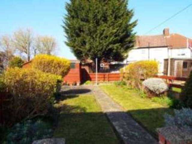  Image of 3 bedroom Terraced house for sale in Fitzstephen Road Becontree Dagenham RM8 at Dagenham  Becontree Heath, RM8 2YB