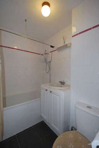  Image of 1 bedroom Flat to rent in Dawes Close Coventry CV2 at Dawes Close  Coventry, CV2 4LL