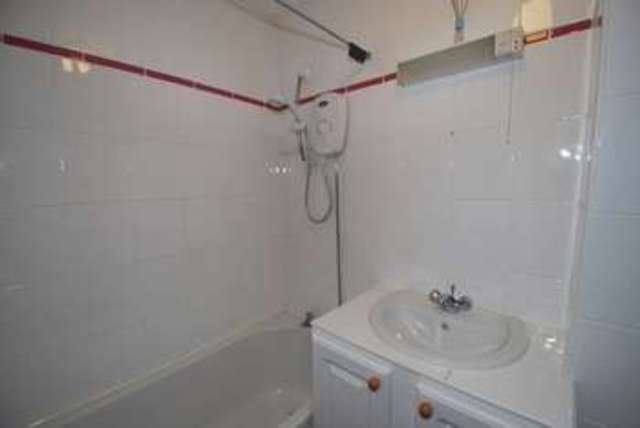  Image of 1 bedroom Flat to rent in Dawes Close Coventry CV2 at Dawes Close  Coventry, CV2 4LL