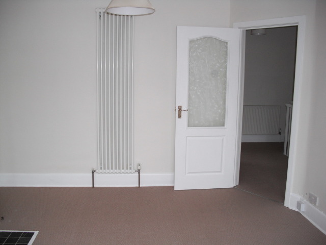  Image of 2 bedroom Flat to rent in Dawlish Avenue Shirley Southampton SO15 at Upper Shirley  Southampton, SO15 5HQ