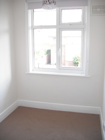  Image of 2 bedroom Flat to rent in Dawlish Avenue Shirley Southampton SO15 at Upper Shirley  Southampton, SO15 5HQ