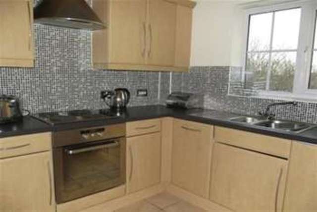  Image of 2 bedroom Flat to rent in Derby Court Bury BL9 at Bury, BL9 6WG