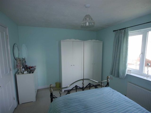  Image of 2 bedroom Property for sale in Dewfield Close Bierley Bradford BD4 at Dewfield Close Bradford Bradford, BD4 6BT