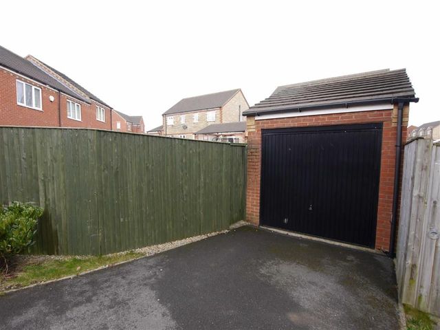  Image of 2 bedroom Property for sale in Dewfield Close Bierley Bradford BD4 at Dewfield Close Bradford Bradford, BD4 6BT