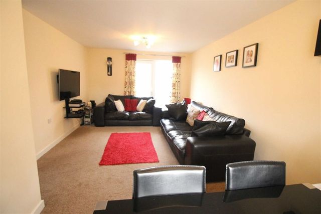  Image of 2 bedroom Property for sale in Dixon Close Redditch B97 at Redditch Worcestershire Redditch, B97 6AJ