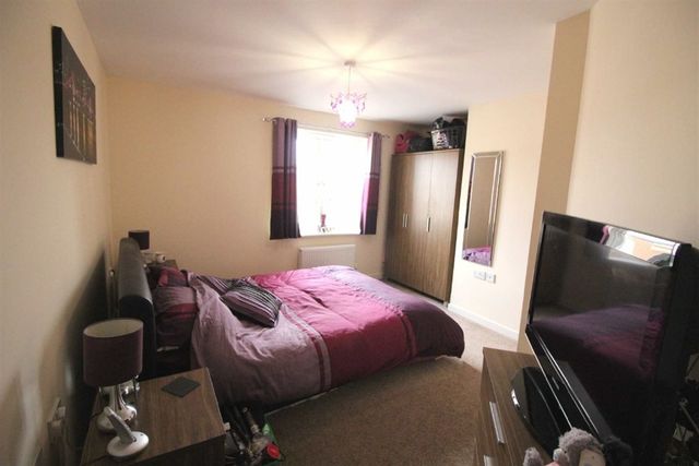  Image of 2 bedroom Property for sale in Dixon Close Redditch B97 at Redditch Worcestershire Redditch, B97 6AJ