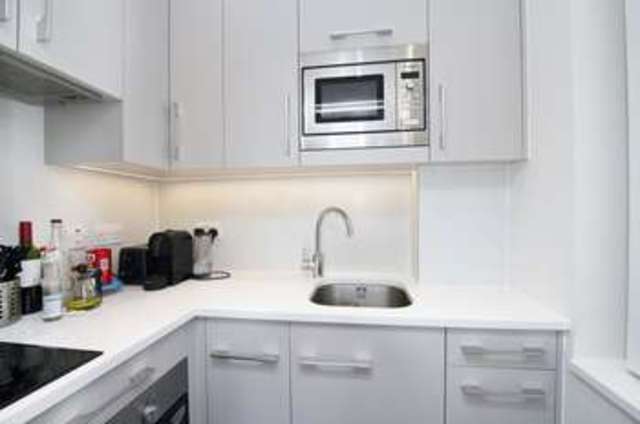  Image of 2 bedroom Flat to rent in Eardley Crescent London SW5 at Eardley Crescent  London, SW5 9JS