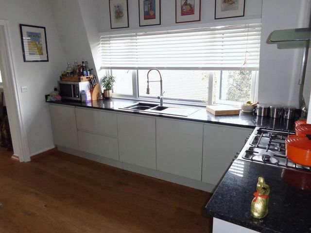  Image of 4 bedroom Flat for sale in Seaview Avenue East Preston Littlehampton BN16 at 4 Seaview Avenue East Preston Kingston, BN16 1PP