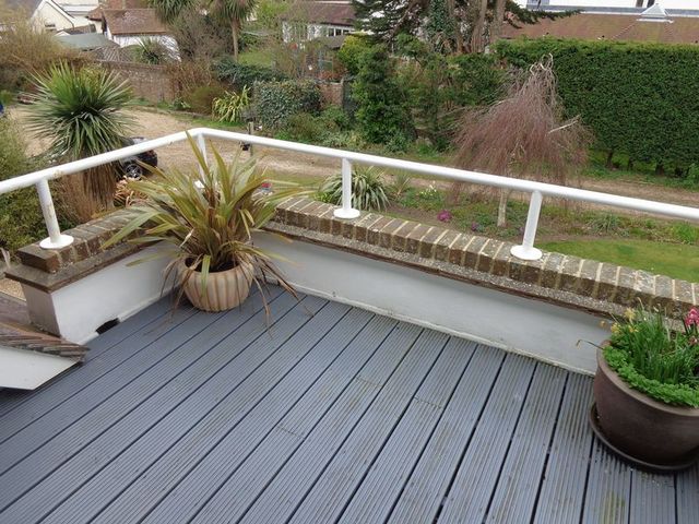  Image of 4 bedroom Flat for sale in Seaview Avenue East Preston Littlehampton BN16 at 4 Seaview Avenue East Preston Kingston, BN16 1PP