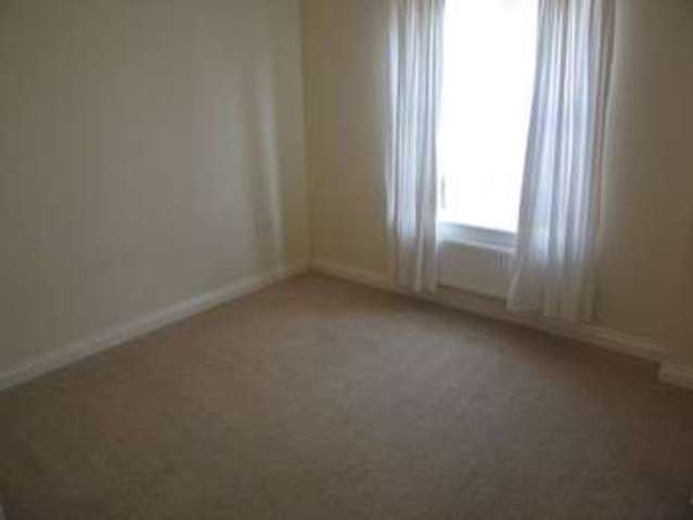  Image of 2 bedroom Flat to rent in Blenheim Road Eastleigh SO50 at 41 Blenheim Road  Eastleigh, SO50 5JU