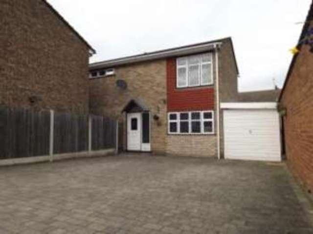  Image of 4 bedroom Detached house for sale in Bowman Avenue Eastwood Leigh-on-Sea SS9 at Eastwood Essex Eastwood, SS9 5EP